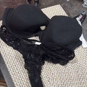 Victoria's Secret Black Lace Full-Coverage Bra